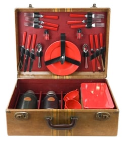 Warren Automobile Picnic Set in Carry Case