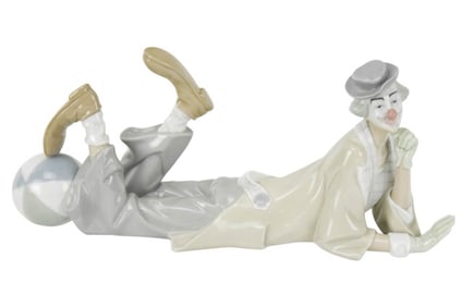 Lladro Porcelain Statue Clown with Ball #4618
