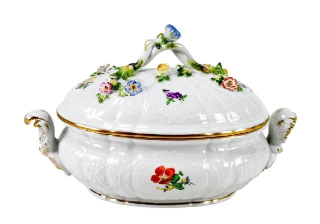 Meissen Hand Painted Porcelain Lidded Tureen: Meissen Hand Painted Porcelain Lidded Tureen.Measures 5 inches x 9 inches x 5 inches.
