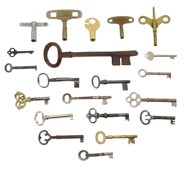 21 Antique & Vintage, Brass, Iron & Steel Keys: 21 Antique & Vintage, Brass, Iron & Steel KeysVarious SizesLargest Measures 6.5 inches x 2 inches