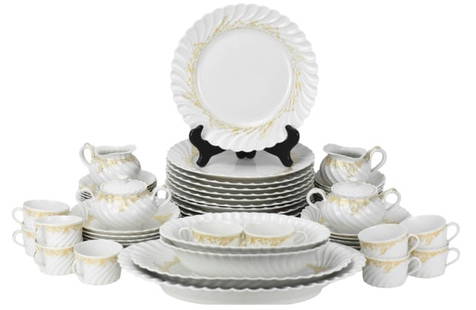 Haviland Limoges Ladore Porcelain Dinner Service: Antique Haviland Limoges Ladore Pattern Porcelain Dinner Service Includes 13 dinner plates, 12 soup bowls, 12 cake plates, 12 saucers, 11 coffee cups, 4 serving plates and 2 sets sugar and creamer. Di