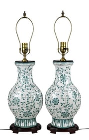 Pair Vintage Chinese Style Porcelain Lamps w Stand