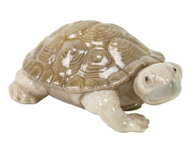 Lladro "Lucky Tortoise" 8038 Porcelain Figurine