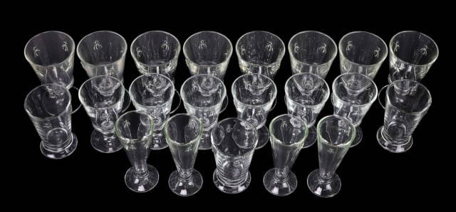 La Rochere Bee Stem Glassware: La Rochere Bee Stem Glassware Includes 6 White Wine Glasses, 8 Red Wine Glasses, 4 Champagne Flutes, 3 Water Glasses.