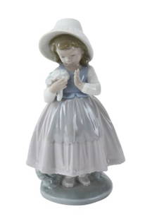 Nao by Lladro Porcelain Statue Girl w Flowers: Nao by Lladro Porcelain Statue Girl w Flowers. Measures 8 inches x 4 inches.