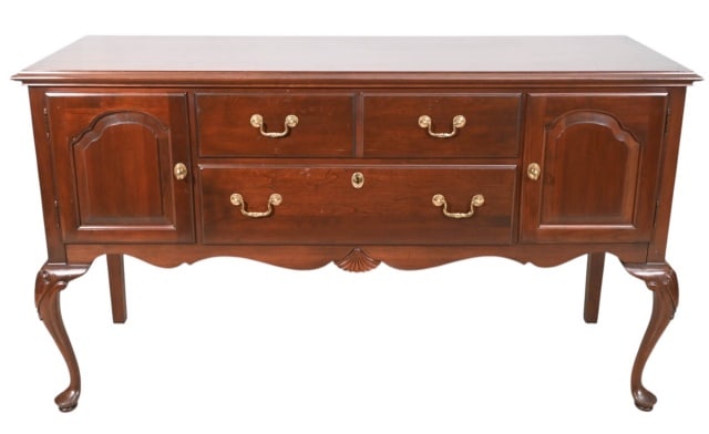 Chippendale Style Carved Console Table: Chippendale Style Carved Console Table by Ethan Allen.Measures 34 inches x 58 inches x 18 inches.