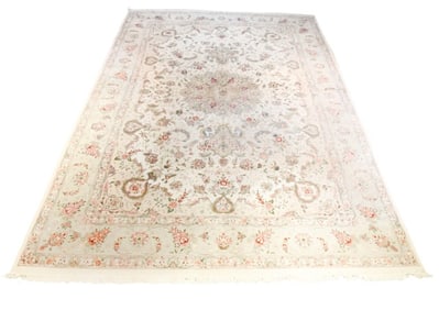 Oriental Style Ivory Floral Wool and Silk Carpet