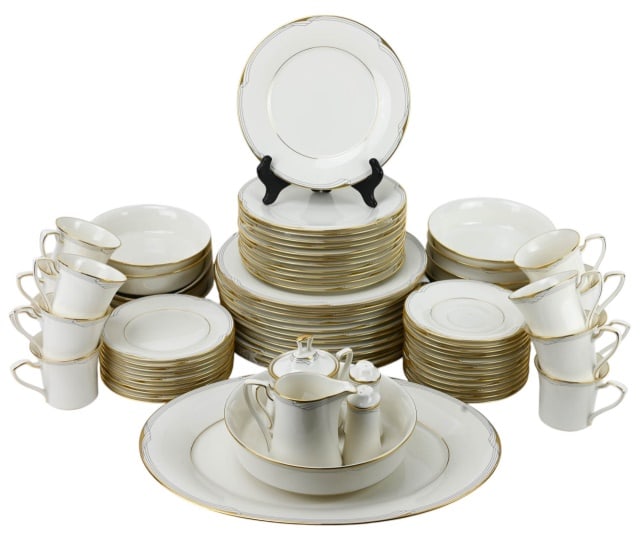 Noritake Porcelain Dinner Service Golden Cove (1 of 11)