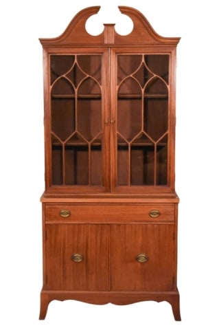 Vintage Mahogany Traditional Style China Cabinet: Vintage Mahogany Traditional Duncan Phyfe Style China Cabinet.Measures 79 inches x 35 inches x 17 inches.