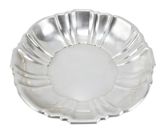 Old English Sterling Silver Shell Motif Bowl