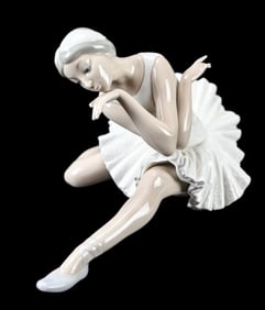 Lladro Porcelain Seated Ballerina Statue