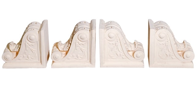 4 Large Traditional Style Plaster / Resin Corbels: 4 Large Traditional Style Plaster / Resin CorbelsMeasures 12 inches x 8 inches x 12 inches.