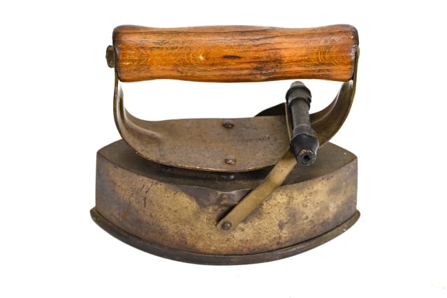 5 Antique Cast Iron Flat Irons - 4