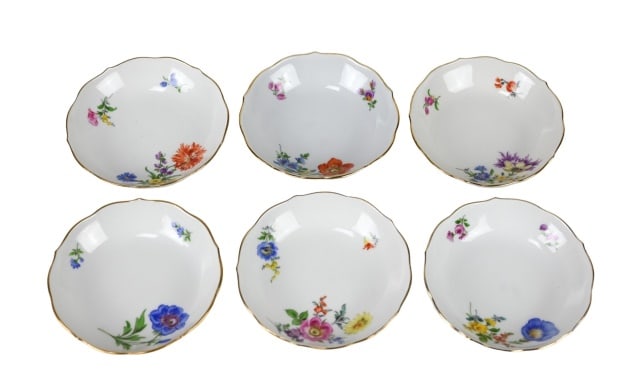Set of 6 Meissen Porcelain Trinket Dishes: Set of 6 Meissen Porcelain Trinket Dishes.Each measures 4 inches in diameter.