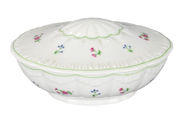 Limoges Hand Painted Porcelain Lidded Dish: Limoges France Hand Painted Porcelain Lidded Dish.Measures 2 inches x 6.5 inches x 5 inches.