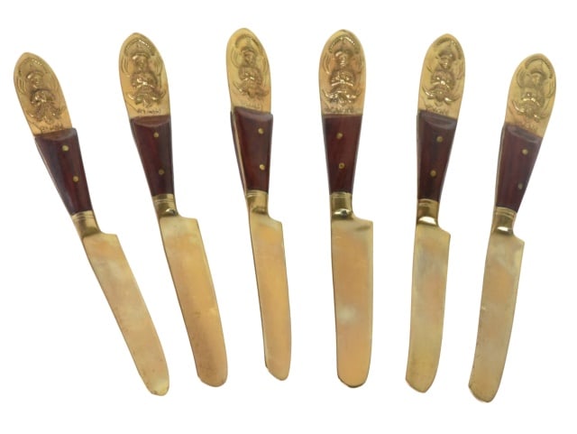 6 Vintage Siam Bronze Butter Knife w Buddha Figure: 6 Vintage Siam Bronze Butter Knife with Buddha Figure on the Handle and a Rosewood Inlay.Measures 5 inches.