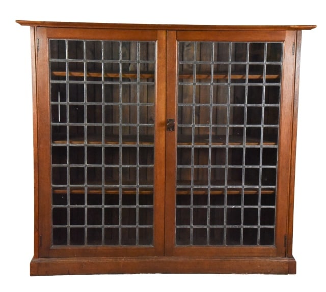 Stickley Antique Mission style Oak & Glass Cabinet (1 of 11)