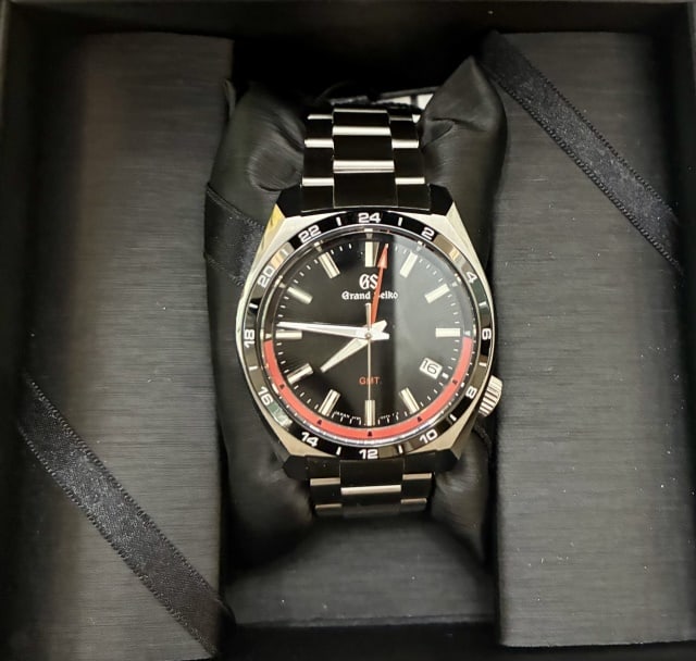 Seiko Grand GMT Sports Collection Quartz Watch (1 of 3)