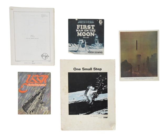 Collection Apollo Mission Documents and Photos (1 of 11)