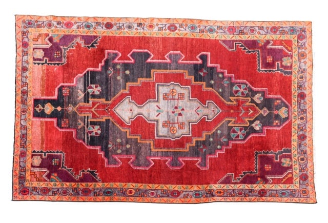 Vintage Hand Knotted Turkish Oushak Wool Rug: Vintage Hand Knotted Turkish Oushak Wool Rug with Geometric Medallion Design.Measures 100 inches x 63.5 inches