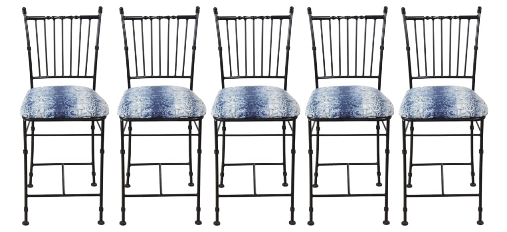 Set of 5 Black Metal Cushioned Bar Stools: Set of 5 Black Metal Cushioned Bar Stools. Measures 40 inches x 18 inches x 26 inches.