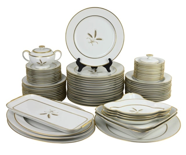 Rosenthal Germany Dinner Service pattern Bountiful: Rosenthal Germany Dinner Service pattern Bountiful for 12.Includes 15 dinner plates, 12 lunch plates, 12 soup bowls, 12 fruit bowls, 10 cake plates and serving pieces. (MC)Dinner plates measures 0 inc