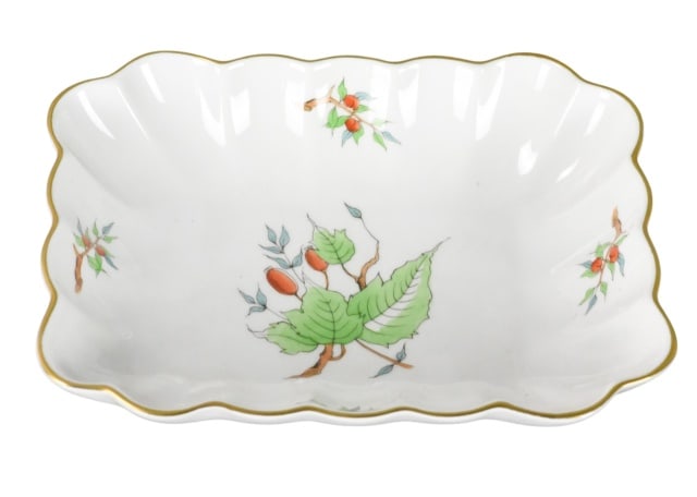 Herend Hungary Porcelain Trinket Dish w Gold Trim: Herend Hungary Hand Painted Porcelain Trinket Dish with Gold Trim and Rose Hip Motif.Measures 1.5 inches x 7 inches x 5.5 inches.