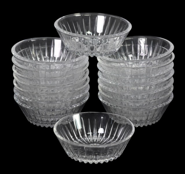 16 Val Saint Lambert Crystal Fruit Bowls (1 of 8)