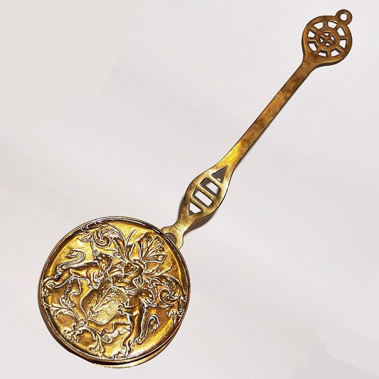 Antique British Chestnut Roaster/Reticulated Brass: Antique 19th century British chestnut roaster with reticulated brass. 22" L x 7" diameter x 2 1/4" H, very good used condition.