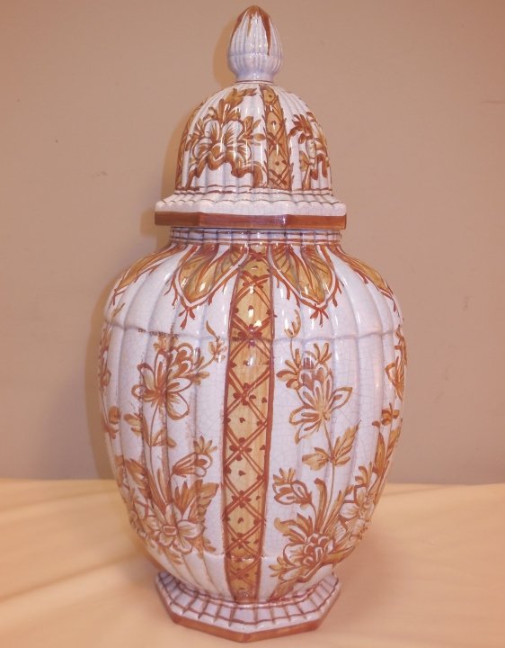 Decorative Ceramic Covered Ginger Jar: A decorative covered ceramic ginger jar (made in Italy). 8 14" Dia. x 16 34" H. Excellent condition.