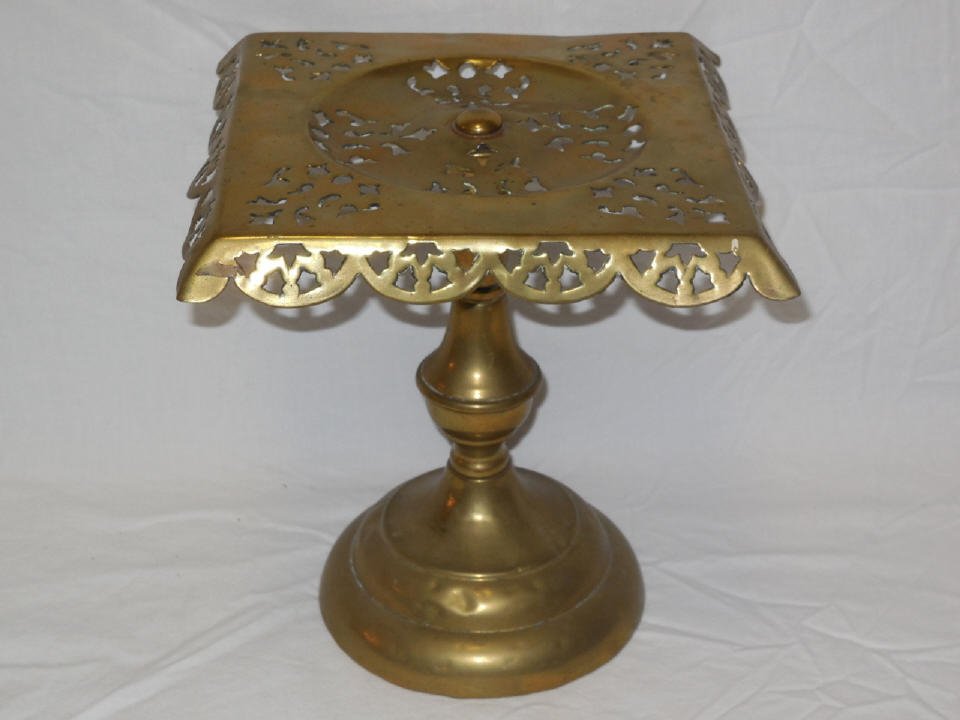 Reticulated Brass Pedestal Cake Stand: A reticulated brass pedestal style cake stand. 9" W x 9" D x 9" H. Very good condition. Shipping available within the continental USA, excludes insurance - $40.