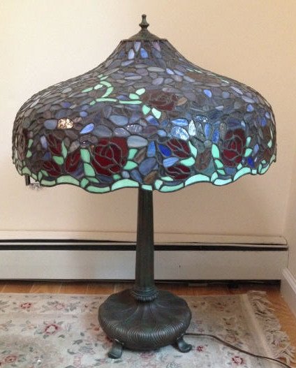 Vintage Stained Glass Lamp After L. C. Tiffany: Very nice vintage copy made after Louis Comfort Tiffany / Tiffany Studios New York stained glass lamp.