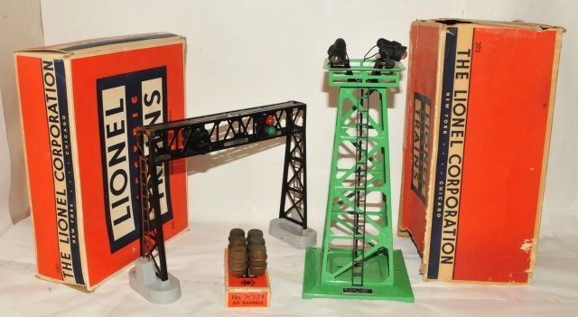 1950s LIONEL 395 Tower 450 Signal & 362-78 Barrels (1 of 5)
