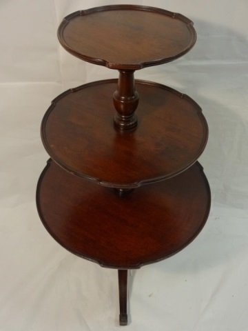 19th Century Chippendale Mahogany Dumb Waiter (1 of 3)