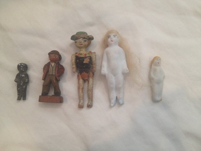 Antique Peg Wooden & Bisque Dollhouse Dolls: Antique Peg Wooden & Bisque Dollhouse Dolls. 19th century. German. Largest 2.5 inches in length.