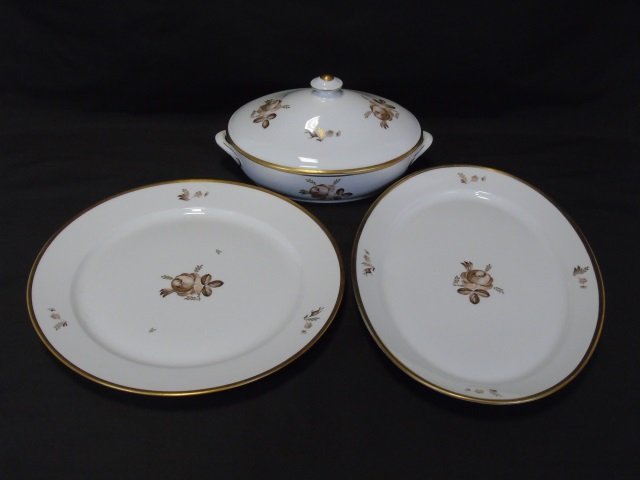 Royal Copenhagen Denmark Serving Items: Royal Copenhagen Denmark Serving Items. Cover, tureen, and two platters. Larger platter measures 15 by 10 inches.