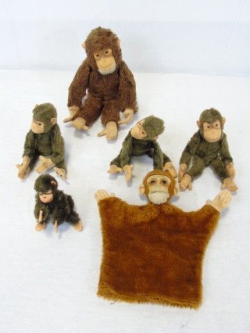 Group of Vintage German Steiff Toy Monkeys: Group of Vintage German Steiff Toy Monkeys. Five stuffed animals and puppet. Various sizes.