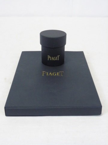 NEW Piaget Loop & Notebook Diary: NEW Piaget jewelry loop and notebook diary. New never used. Notebook measures: 8" x 5".