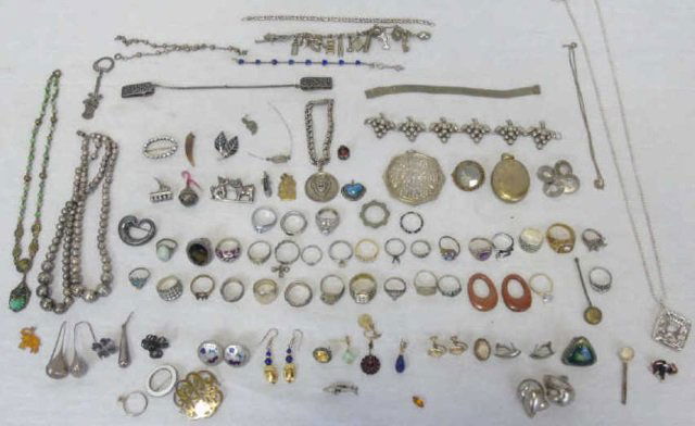Assorted Antique Gold and Silver Jewelry (1 of 6)