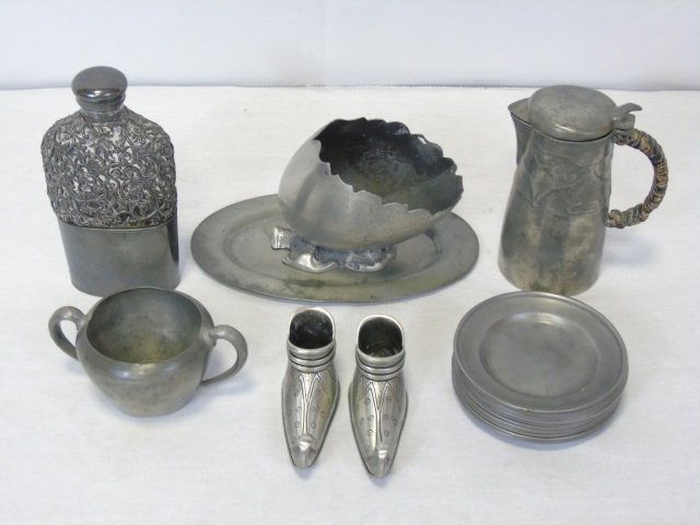 Lot of 16 Antique Pewter Items Plates Tankard (1 of 10)