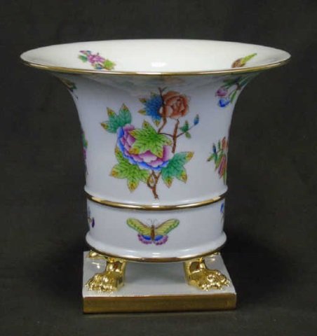 Herend of Hungary - Large Queen Victoria Urn (1 of 5)