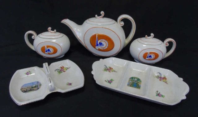 1939 World's Fair Tea Pot Sugar Candy / Nut Dish (1 of 7)