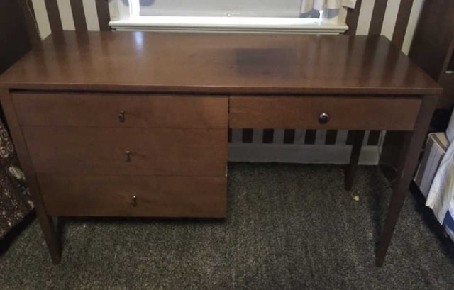Paul McCobb Style Mid Century Modern Desk: Paul McCobb Style Mid Century Modern Desk. Apparently unmarked but of similar style and measurements to those of Paul McCobb. Measures 29 x 48 x 18 inches.