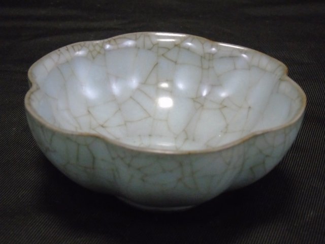 Chinese Celadon Glazed Crackle Floral Shaped Bowl (1 of 3)