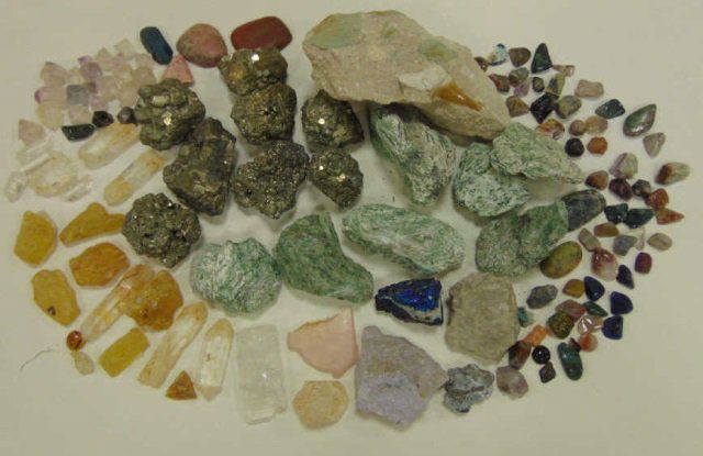 Large Lot of Various Stones / Rocks / Fossils (1 of 10)