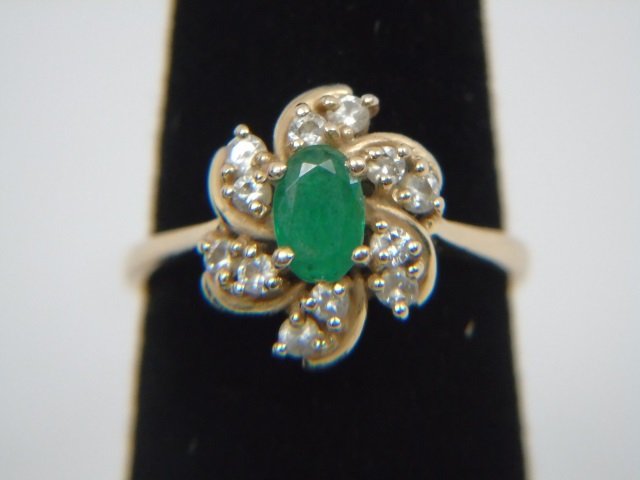 Estate 14kt Gold Diamond & Emerald Ladies Ring (1 of 4)