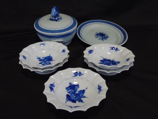 Royal Copenhagen Porcelain Serving Bowl Dish (1 of 9)