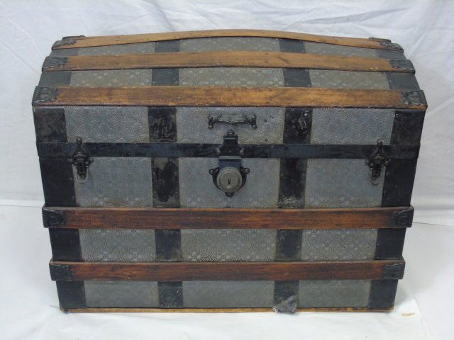 Antique American Victorian 19th C Steamer Trunk (1 of 6)