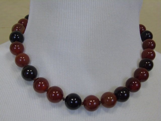 Chinese Agate Bead Necklace Choker (1 of 2)