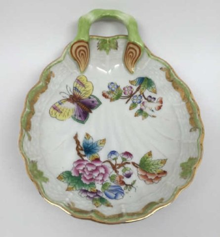 HEREND Shell Bowl Vine Stem Queen Victoria VBO (1 of 5)